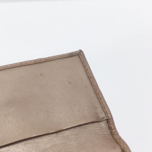 Gucci metallic dusty pink monogram embossed heart key case - Picture 9 of 12